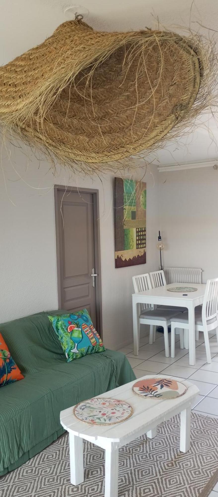 Le Capestang Apartment Кане Екстериор снимка